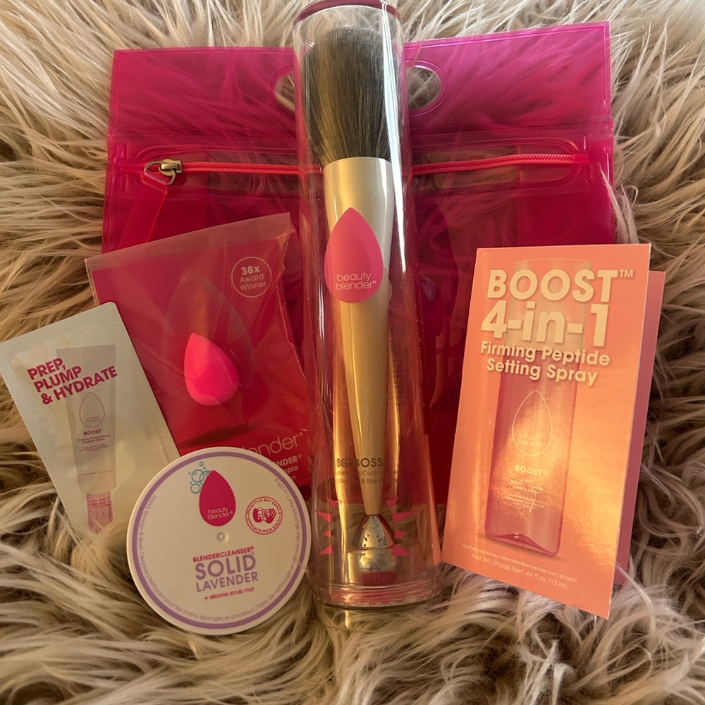 Beauty Blender Makeup Brush with Pink Case